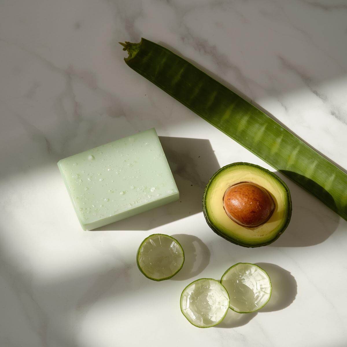 Les 7 Bienfaits Incontournables du Savon à l'Aloe Vera et Avocat de Forever pour Votre Peau